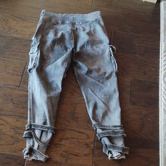Like-new High Waistband Jeans - Picture 8 of 10